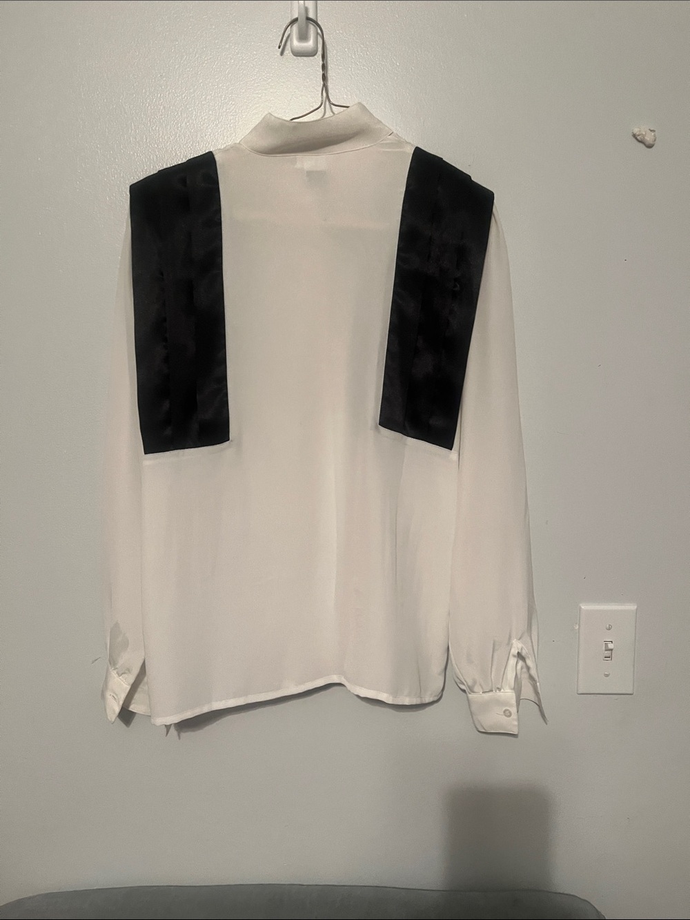Nicola Color Block Blouse in White & Black - Picture 2 of 2